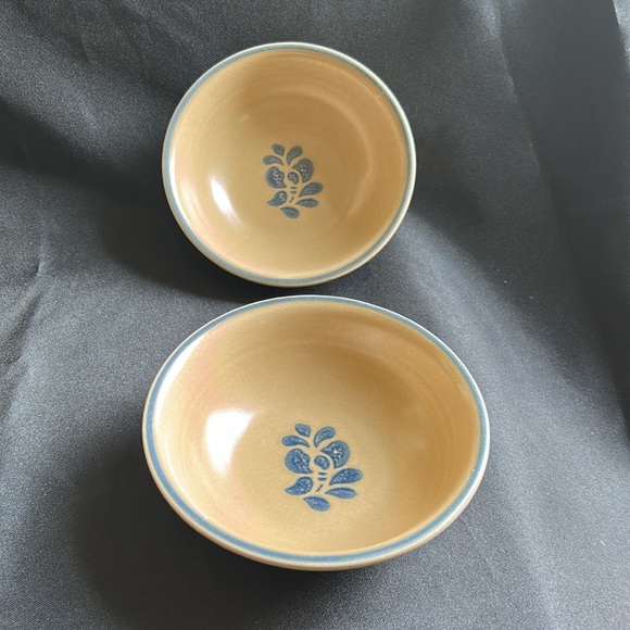 Pfaltzgraff  EUC Cereal Blue and brown Folk Art Vintage pair small ceramic bowls - Picture 3 of 13